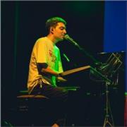 Profesor de piano y teclados imparte clases de todos los niveles